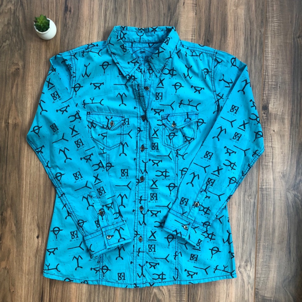 Large Women’s Barn Fly Trading Button Up